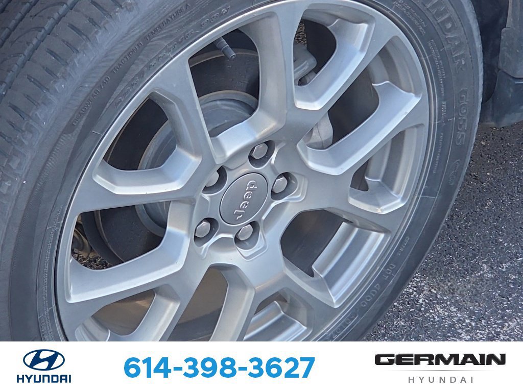 Used 2022 Jeep Compass Latitude w/ Sun and Sound Group AWD/4WD image 12