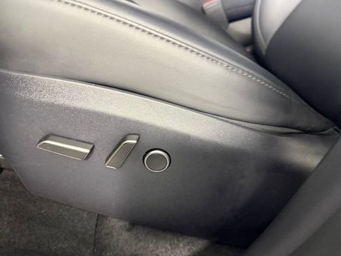 Used 2025 Tesla Model Y Long Range image 17