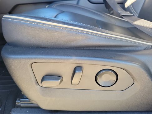 Used 2022 Chevrolet Suburban Premier image 20