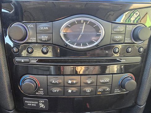 Used 2015 INFINITI QX70 AWD w/ Premium Package image 32