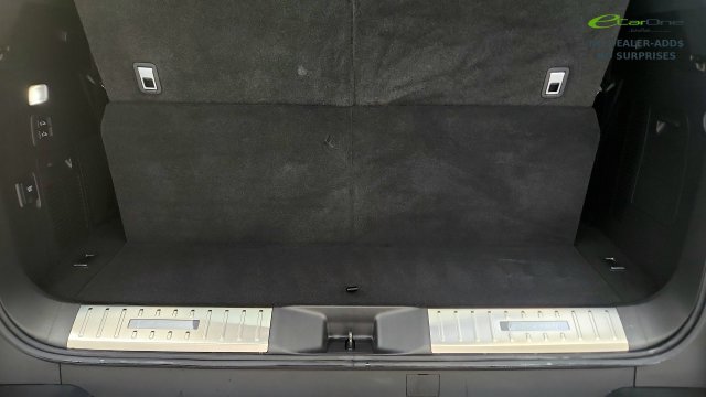 Used 2022 Lexus LX 600 F Sport w/ Accessory Package (Z1) AWD/4WD image 29