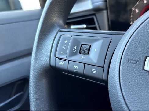 Used 2025 Nissan Kicks S image 11