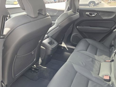 Used 2025 Volvo XC60 B5 Plus image 20