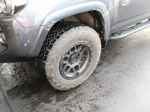 Used 2022 Toyota 4Runner TRD Off-Road Premium image 13