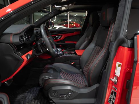 Used 2022 Lamborghini Urus AWD/4WD image 10