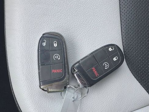 Used 2021 Jeep Compass Limited image 32