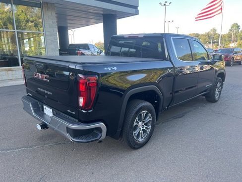 New 2026 GMC Sierra 1500 SLE image 6