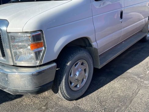 Used 2014 Ford E-350 and Econoline 350 XLT RWD image 3