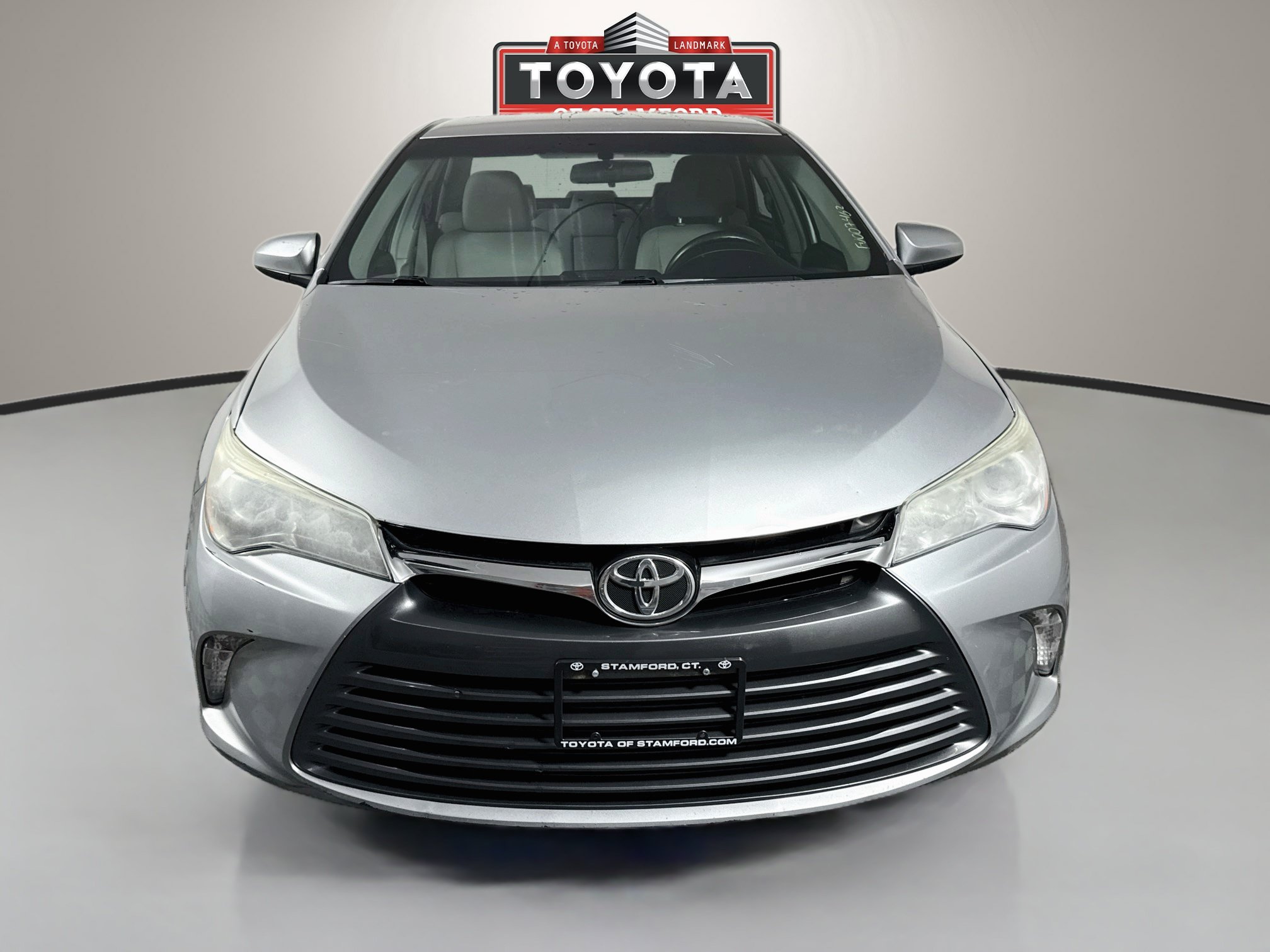 Used 2015 Toyota Camry LE FWD image 2