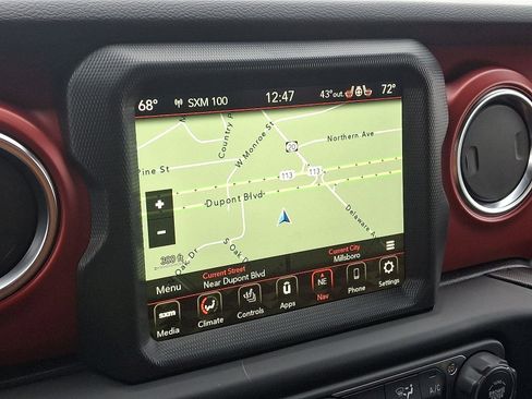 Used 2023 Jeep Wrangler Rubicon w/ Cold Weather Group image 17