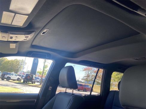 Used 2020 Lexus GX 460 Premium image 13