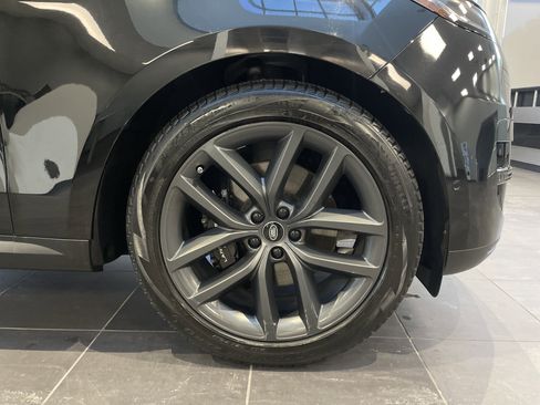 Used 2024 Land Rover Range Rover Sport SE image 12