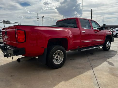 Used 2018 GMC Sierra 3500 SLT w/ Duramax Plus Package AWD/4WD image 4