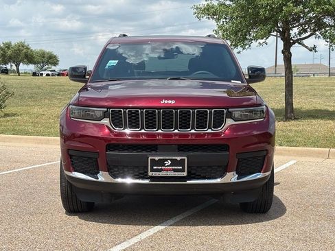 Used 2025 Jeep Grand Cherokee L Laredo image 3