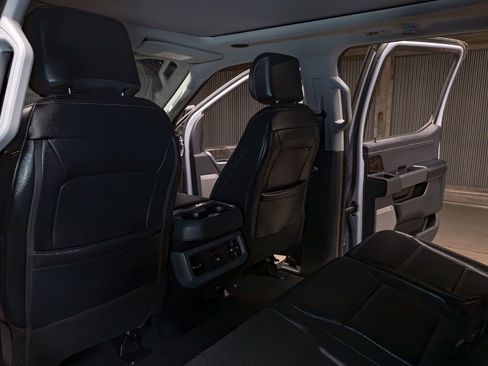 Used 2025 Ford F450 Lariat w/ Lariat Ultimate Package image 26