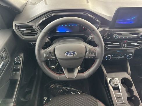 Used 2025 Ford Escape ST-Line image 28
