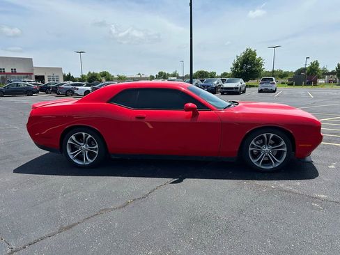 Used 2022 Dodge Challenger R/T RWD image 10