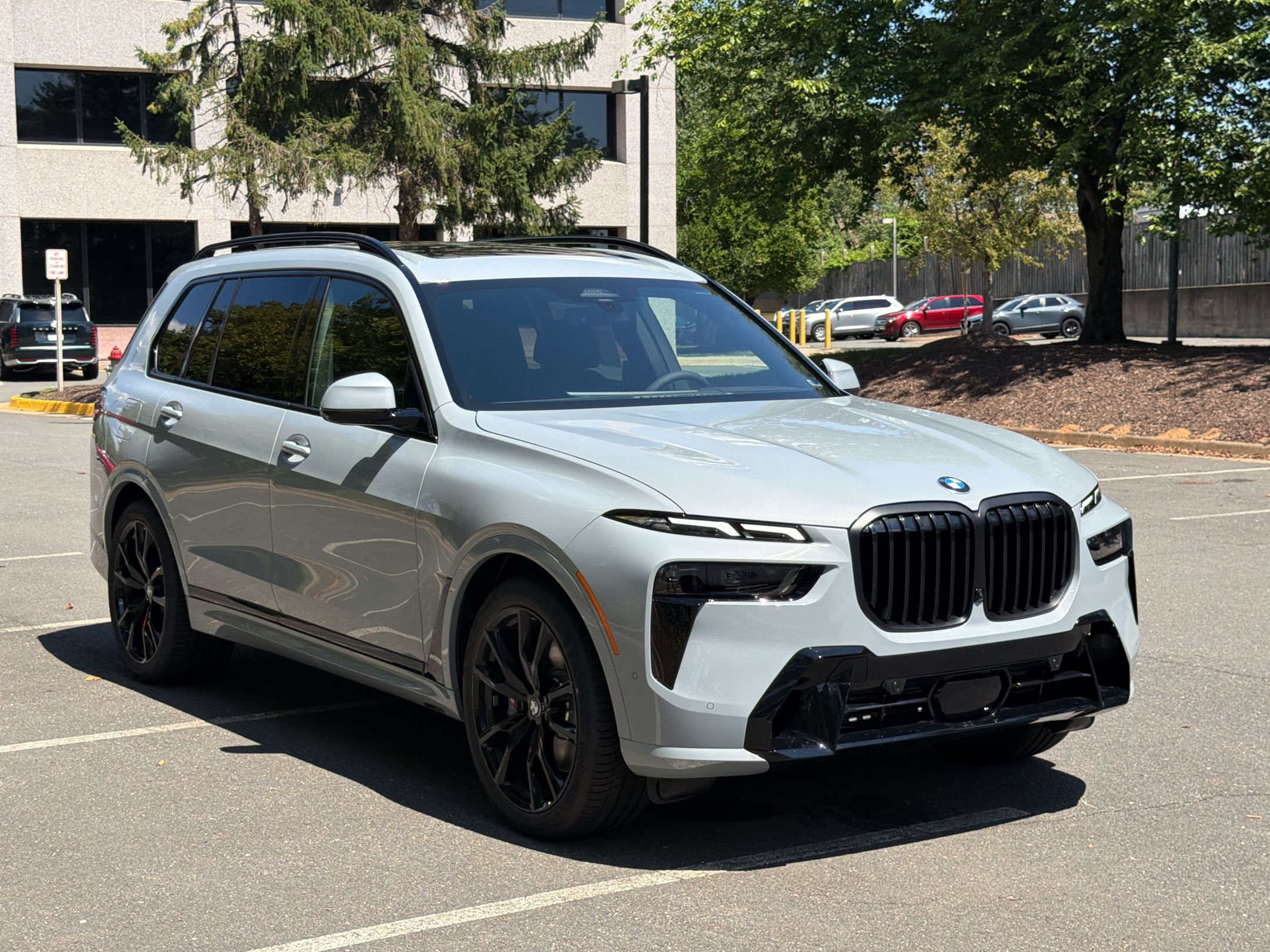 Used 2027 BMW X7 xDrive40i w/ M Sport Package AWD/4WD image 7
