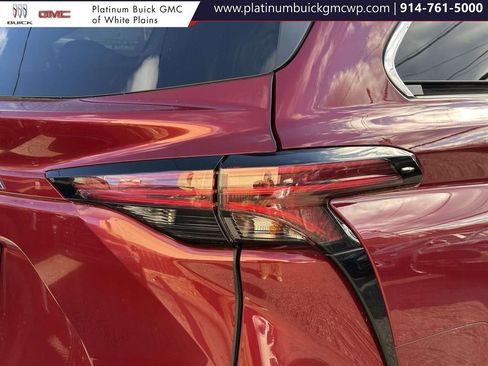 Used 2022 Toyota Sienna Platinum image 12