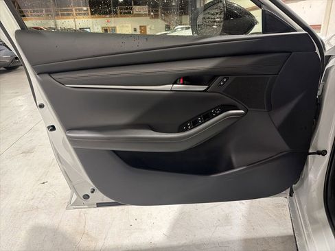 Used 2025 MAZDA MAZDA3 s image 23