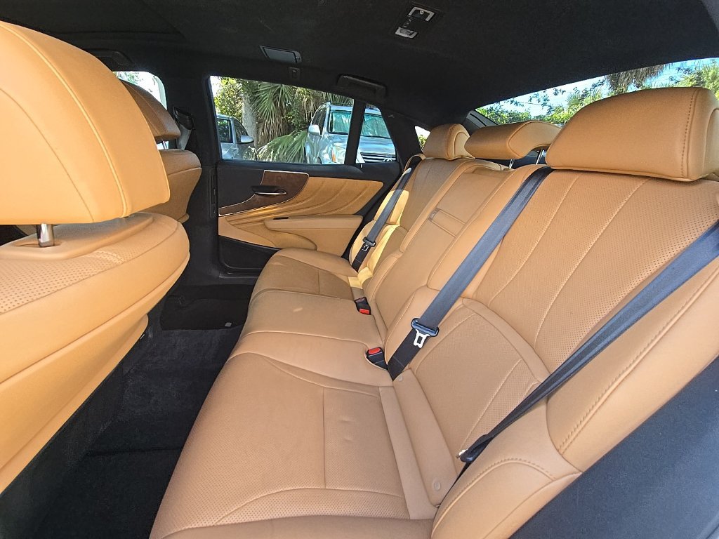 Certified 2024 Lexus LS 500 RWD image 28