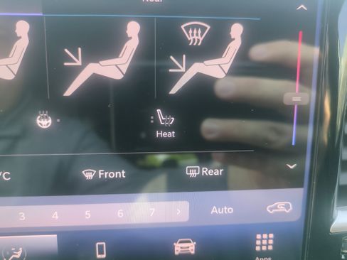 Used 2026 Chrysler Voyager LX FWD image 19