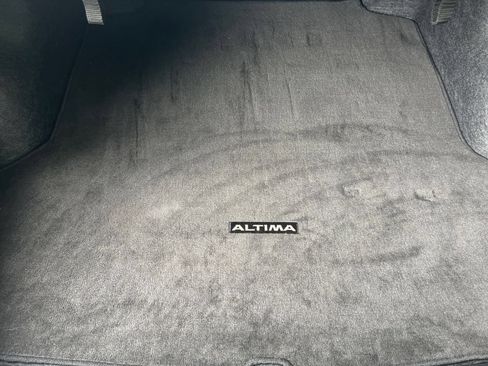 Used 2025 Nissan Altima 2.5 SV FWD image 31