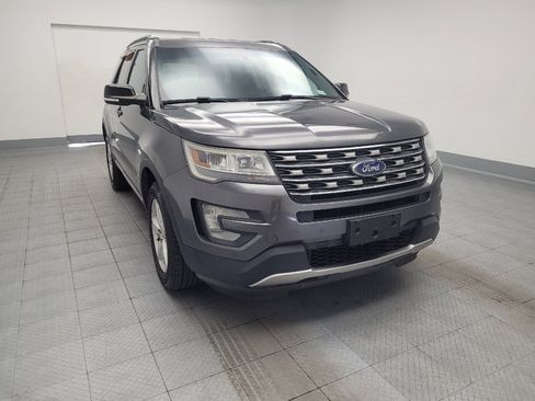 Used 2016 Ford Explorer XLT w/ Equipment Group 202A AWD/4WD image 14