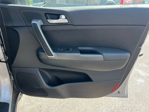Used 2020 Kia Sportage LX FWD image 27