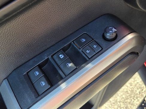 Used 2019 Toyota Tacoma SR5 RWD image 35