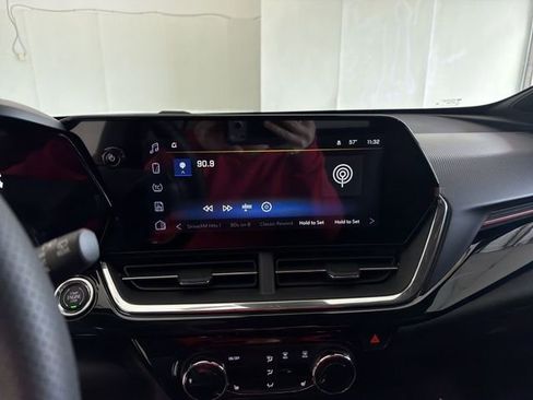 New 2026 Chevrolet Trax RS w/ Sunroof Package FWD image 27