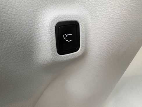 Used 2021 Jeep Compass Limited w/ Sun and Sound Group AWD/4WD image 9