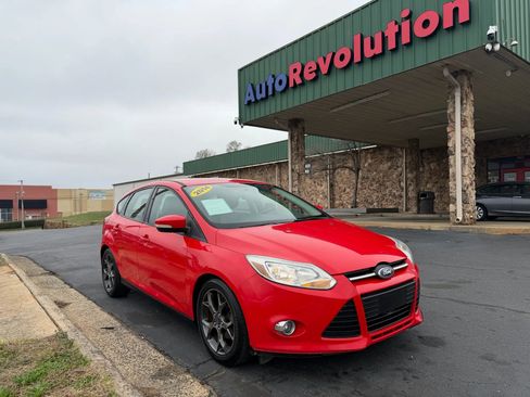 Used 2014 Ford Focus SE w/ Equipment Group 201A FWD image 1