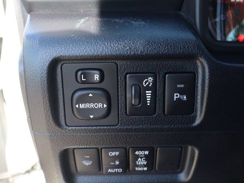 Used 2018 Toyota 4Runner Limited AWD/4WD image 23