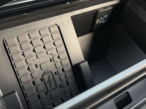 New 2026 Ford F250 Lariat w/ Black Appearance Package image 21