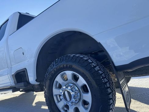 Used 2023 Ford F250 XLT w/ FX4 Off-Road Package image 23