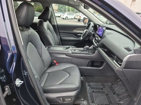 Used 2024 Toyota Grand Highlander AWD image 33