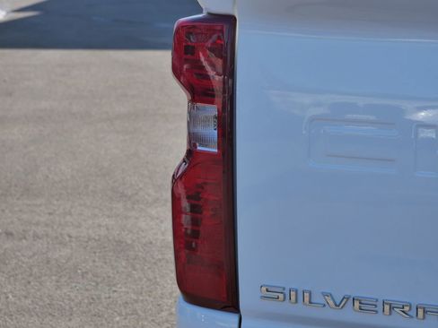 Used 2025 Chevrolet Silverado 2500 LT w/ Convenience Package AWD/4WD image 9