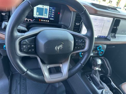 Used 2024 Ford Bronco Outer Banks AWD/4WD image 13
