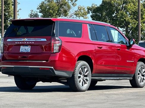 Used 2023 Chevrolet Suburban LS w/ Driver Alert Package image 4