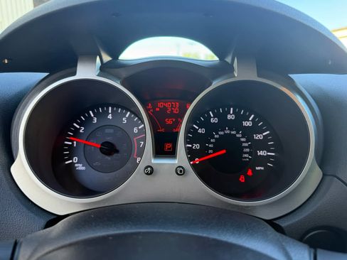 Used 2014 Nissan Juke S FWD image 3