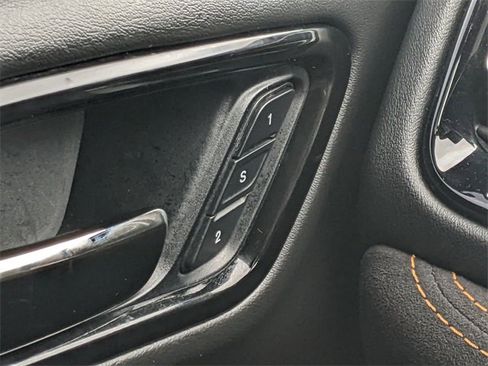 Certified 2022 Dodge Durango R/T w/ Hemi Orange Plus Package image 23