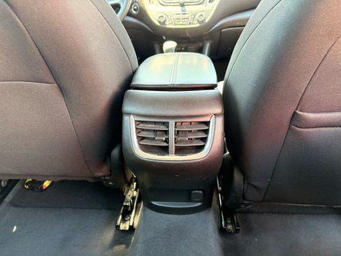 Used 2023 Chevrolet Malibu LT FWD image 33