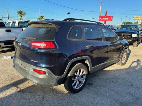 Used 2016 Jeep Cherokee Sport image 5