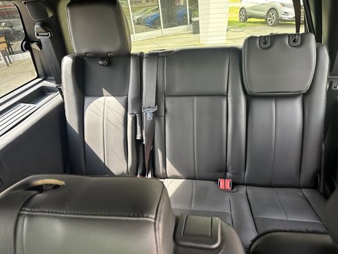 Used 2017 Ford Expedition Limited image 22