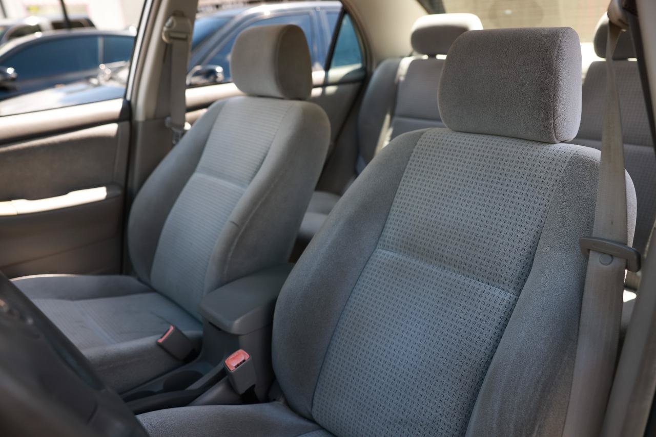 Used 2006 Toyota Corolla CE w/ Upgrade Pkg FWD image 6