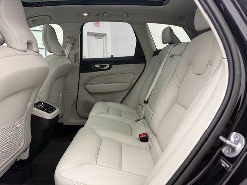 Certified 2023 Volvo XC60 B6 Ultimate w/ Protection Package Premier AWD/4WD image 25