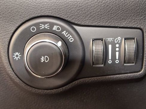 Used 2022 Jeep Compass Latitude image 32