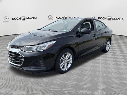 Used 2019 Chevrolet Cruze LS w/ LS Convenience Package image 3