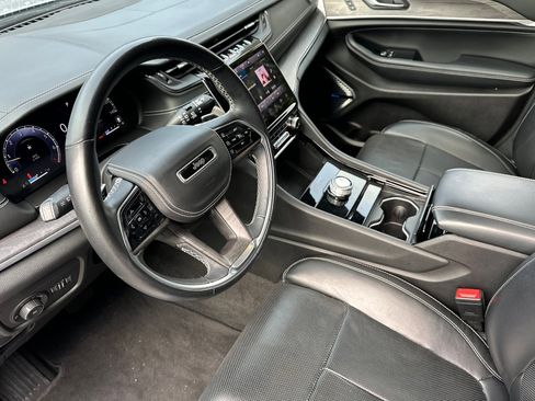 Used 2022 Jeep Grand Cherokee L Overland w/ Luxury Tech Group IV image 5